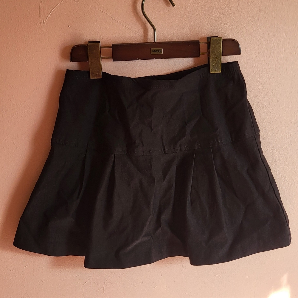 V&X black mini skirt (Medium)